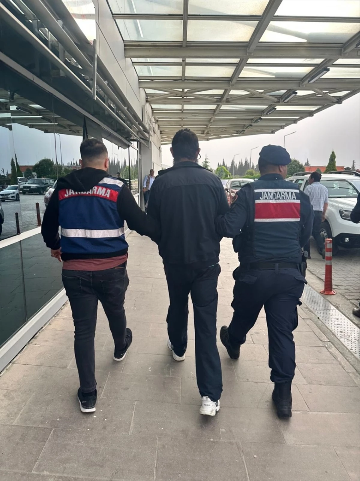 İzmir’de DEAŞ Operasyonu: 8 Tutuklama