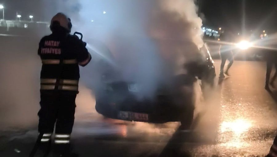 antakyada otomobil alev alev yandi d4rJsGHN.jpg