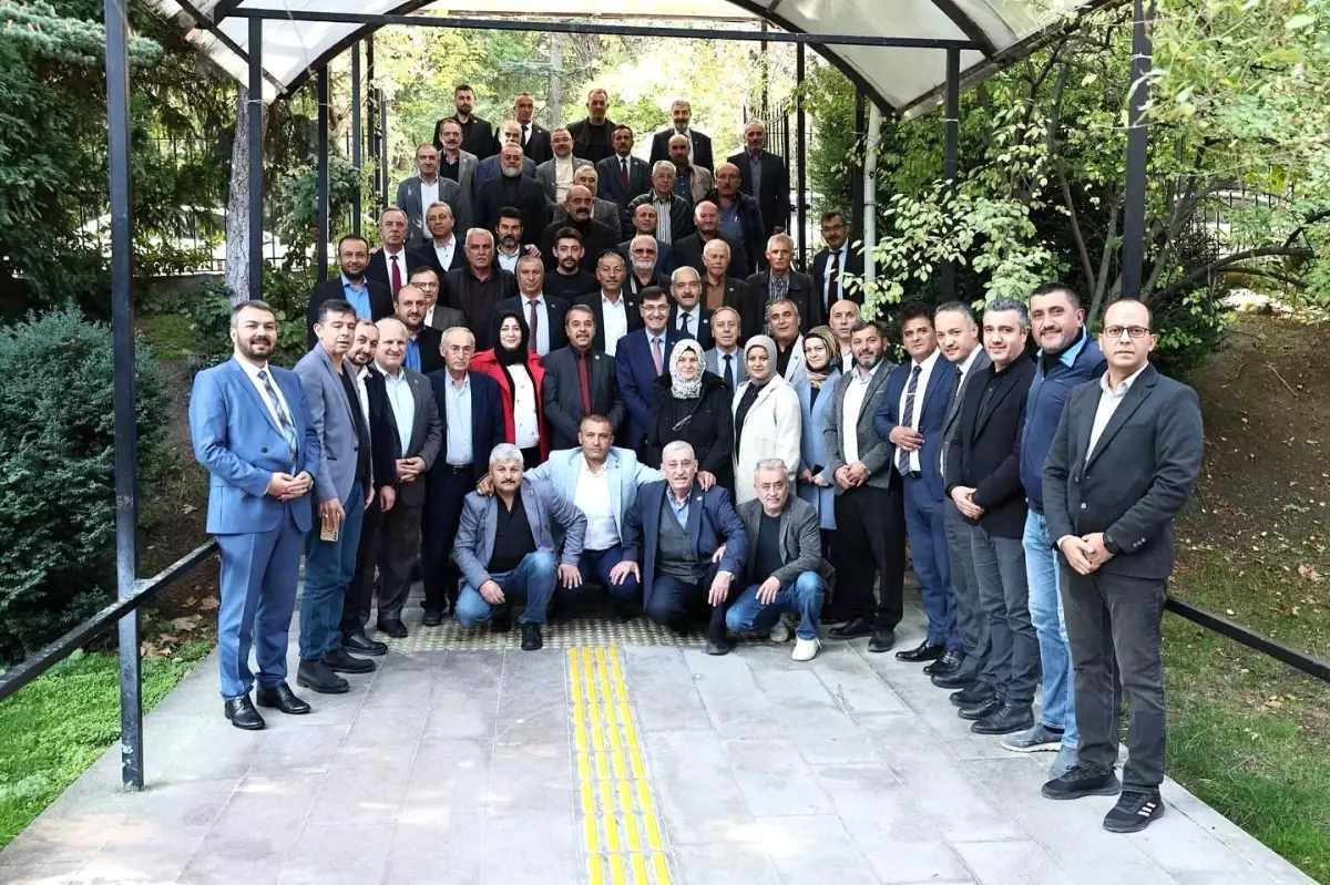 kutahyada muhtarlar toplantisi gerceklestirildi by7UpsIJ.jpg