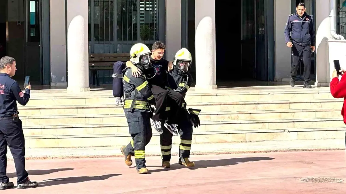 mugla fen lisesinde kapsamli deprem tatbikati gerceklestirildi ciSpODD9.jpg